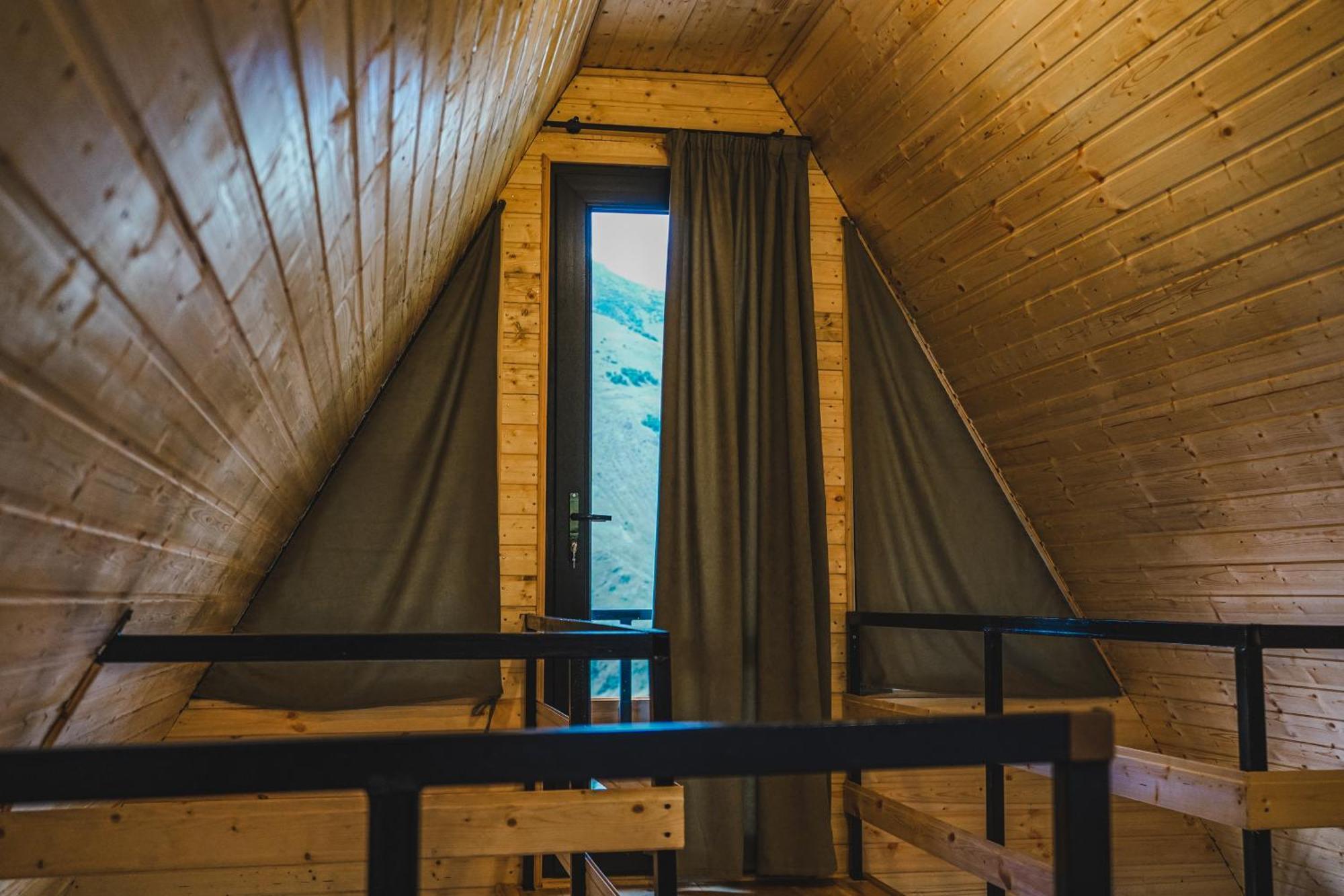 Lonely Mountain Villa Kazbegi Luaran gambar